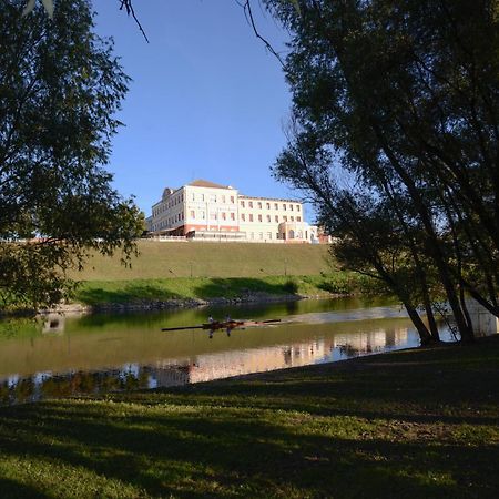 Duna Wellness Hotel Baja Bagian luar foto
