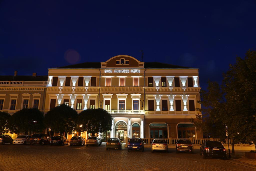 Duna Wellness Hotel Baja Bagian luar foto