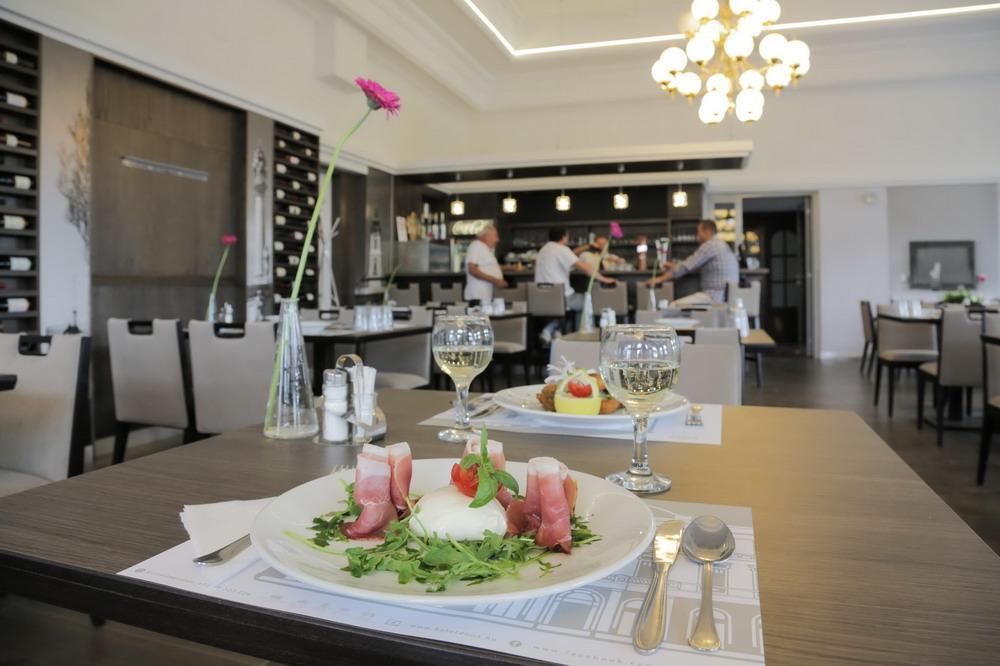 Duna Wellness Hotel Baja Bagian luar foto